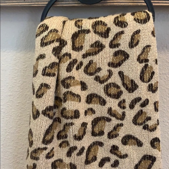 Animal print scarf - Picture 3 of 3